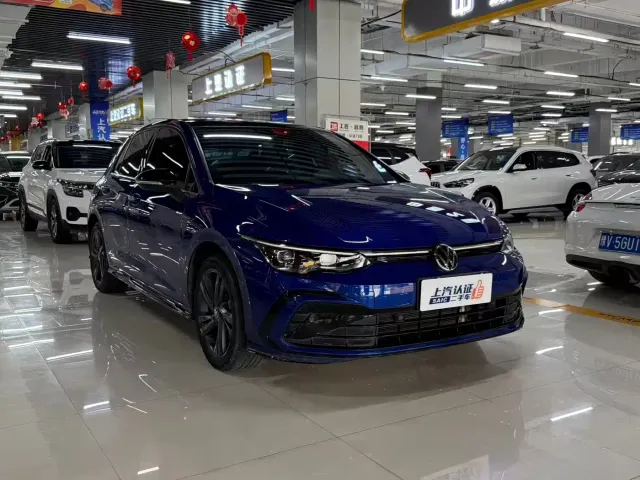 Volkswagen Golf — Фото автомобиля 2