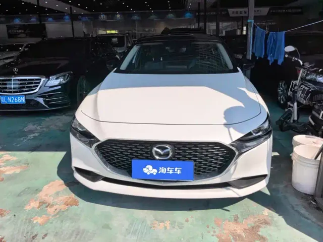 Mazda Axela — Фото автомобиля 2