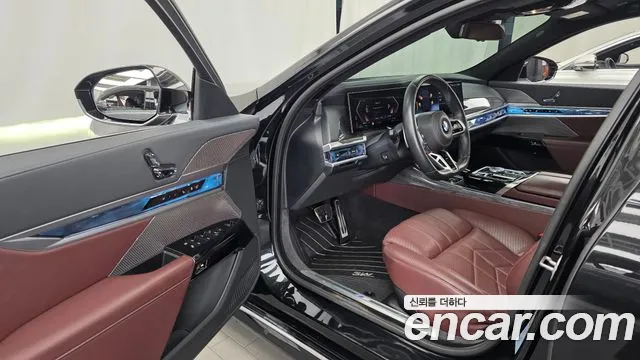 BMW 7 Series G70 — Фото автомобиля 15