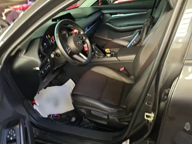 Mazda Axela — Фото автомобиля 14