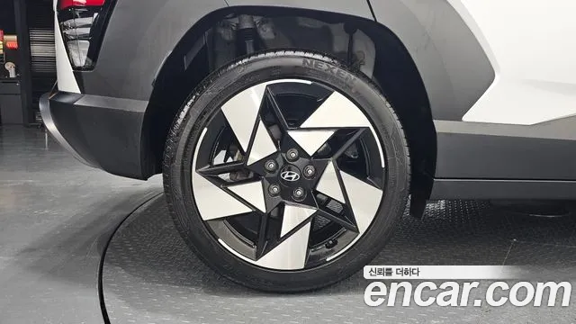 Hyundai Kona — Фото автомобиля 5