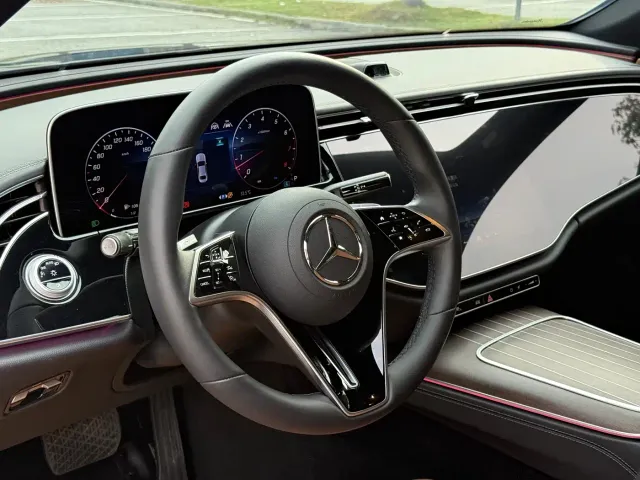 Mercedes-Benz E-Class — Фото автомобиля 8
