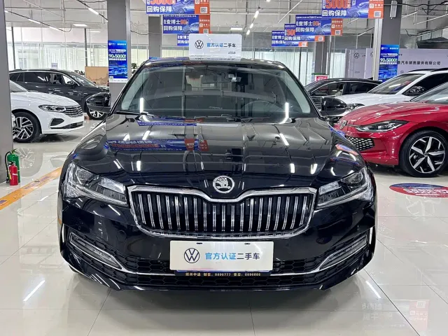 Skoda Superb — Фото автомобиля 2