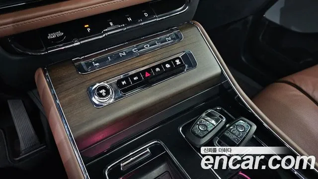 Lincoln Aviator 2nd Gen — Фото автомобиля 12