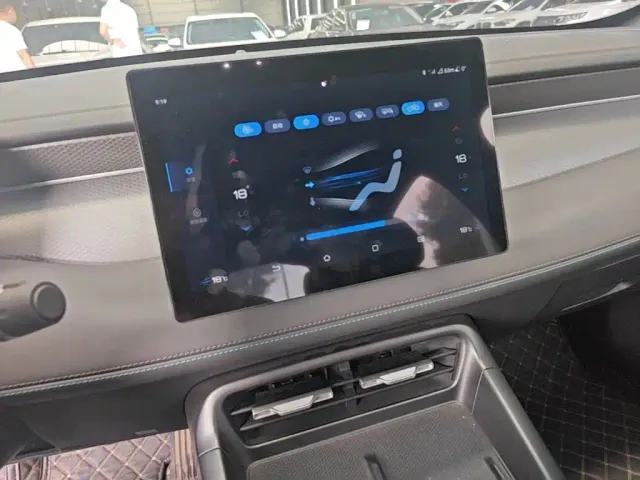 BYD Qin PLUS — Фото автомобиля 12