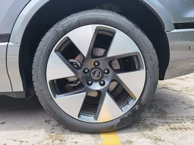 Audi Q6L e-tron — Фото автомобиля 28