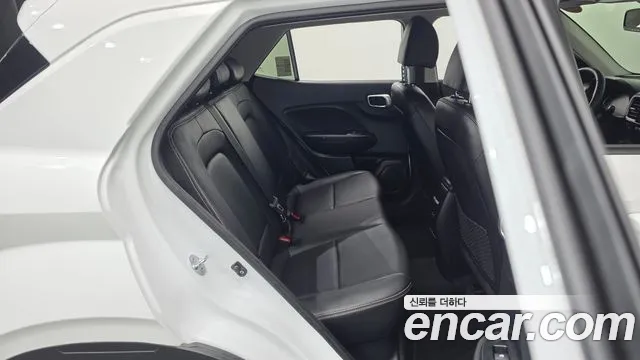 Hyundai Venue — Фото автомобиля 18