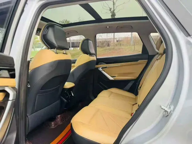 Geely Boyue L — Фото автомобиля 5