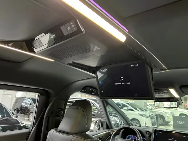 Toyota Alphard — Фото автомобиля 15