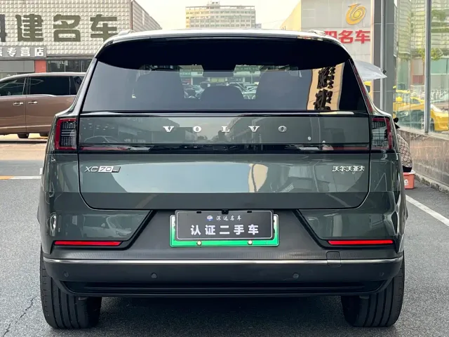Volvo XC70 Plug-in Hybrid — Фото автомобиля 4