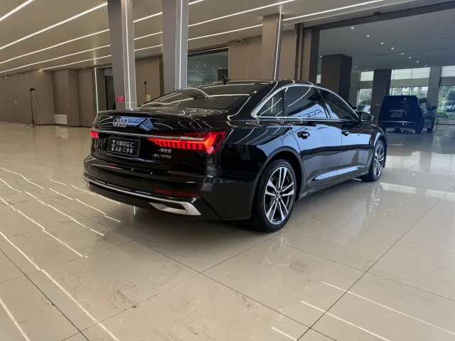 Audi A6L — Фото автомобиля 3