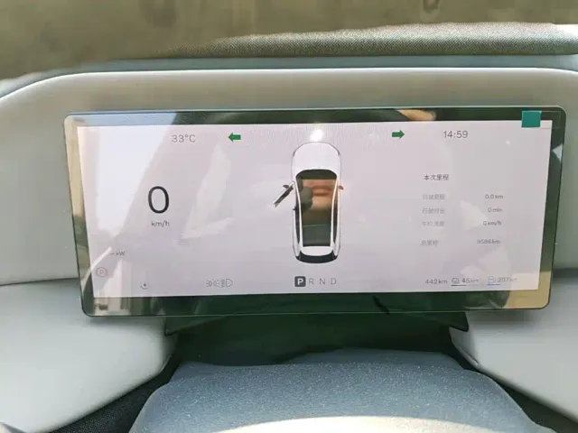 Volvo XC70 Plug-in Hybrid — Фото автомобиля 11