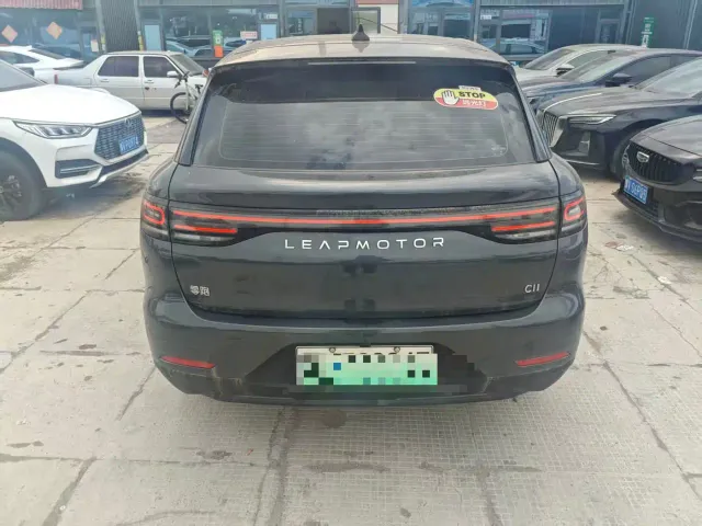 Leapmotor C11 — Фото автомобиля 8