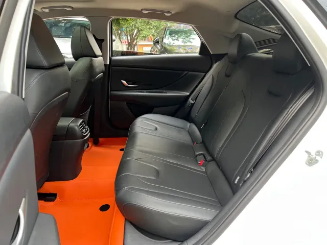 Hyundai Elantra — Фото автомобиля 10