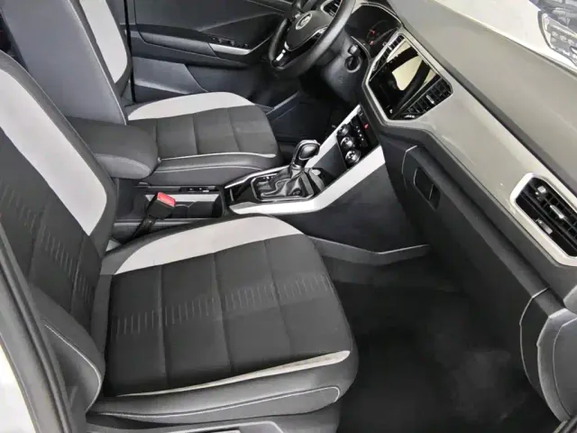 Volkswagen T-Roc — Фото автомобиля 9
