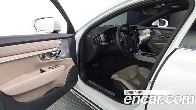Volvo S90 — Фото автомобиля 15