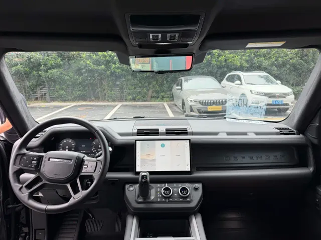 Land Rover Defender — Фото автомобиля 2