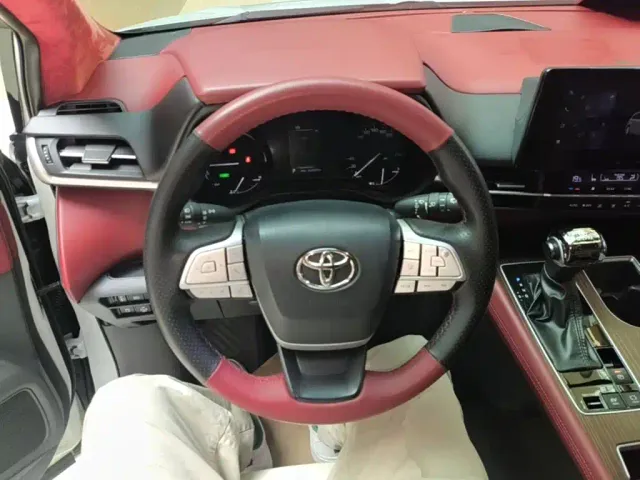 Toyota Sienna — Фото автомобиля 10
