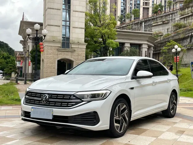 Фотография автомобиля — Volkswagen Sagitar