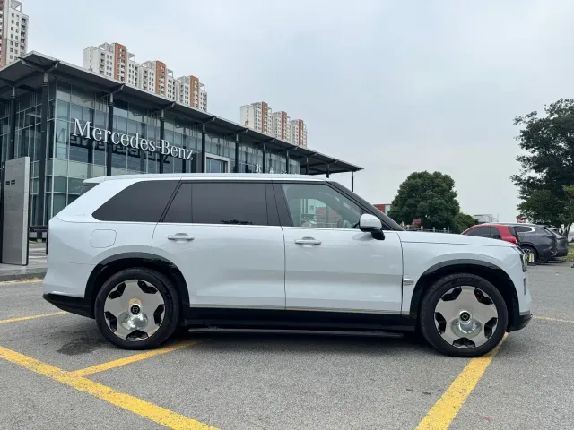 ZEEKR Zeekr 9X 2025 model Ultra Edition 70kWh — Фото автомобиля 4