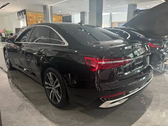 Audi A6L — Фото автомобиля 10