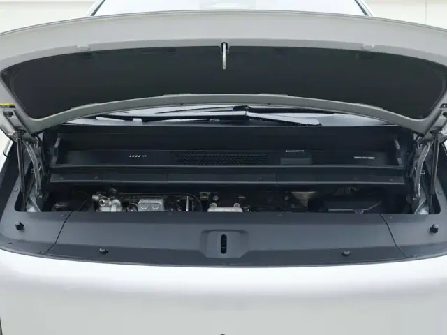 Li Auto MEGA — Фото автомобиля 7
