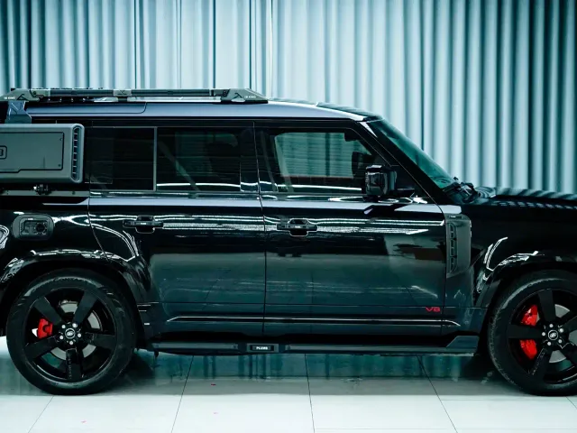 Land Rover Defender — Фото автомобиля 6