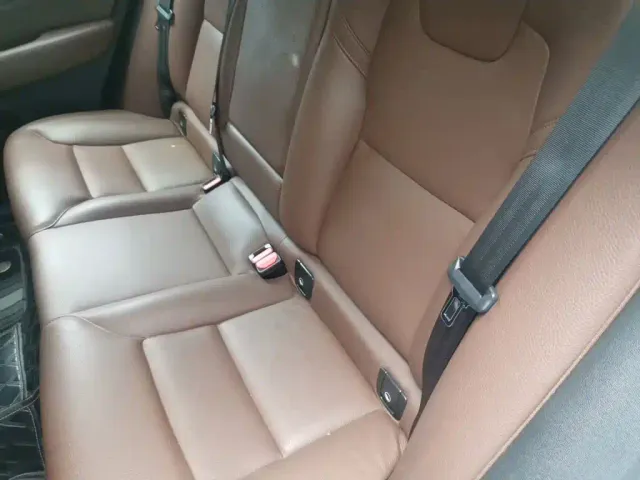Volvo XC60 — Фото автомобиля 18