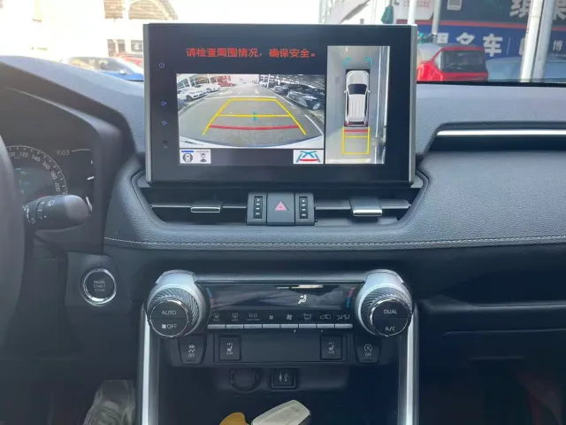 Toyota RAV4 — Фото автомобиля 17