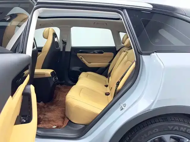 Leapmotor C11 — Фото автомобиля 6