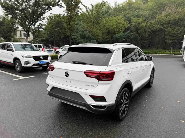 Volkswagen T-Roc — Фото автомобиля 11