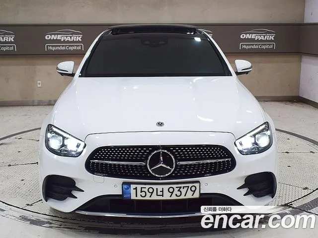 Mercedes-Benz E-Class — Фото автомобиля 2