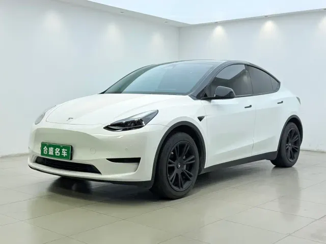 Фотография автомобиля — Tesla Model Y