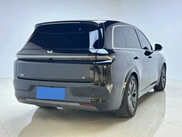 Li Auto L8 — Фото автомобиля 5