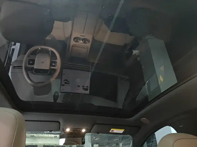 Li Auto i6 — Фото автомобиля 13