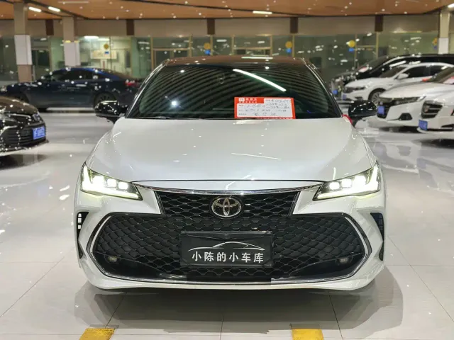Toyota Avalon — Фото автомобиля 2