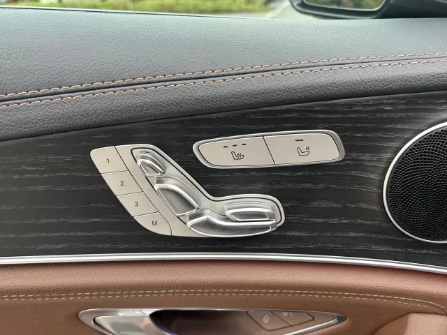 Mercedes-Benz E-Class — Фото автомобиля 26