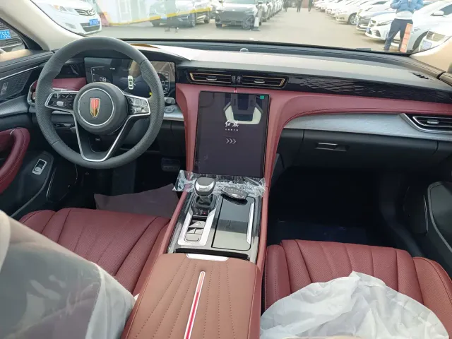 Hongqi H5 — Фото автомобиля 13