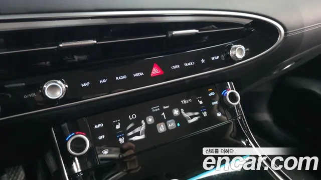 Genesis GV70 2.5T Бензин 2WD — Фото автомобиля 16