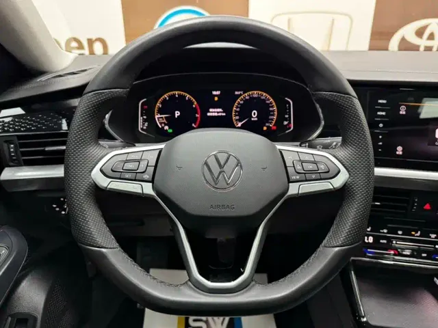 Volkswagen Passat — Фото автомобиля 11