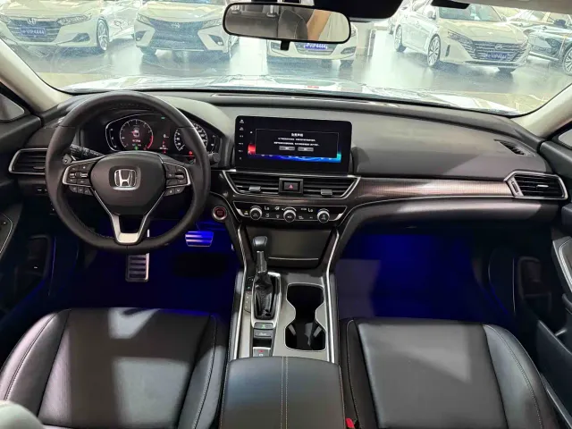 Honda Accord — Фото автомобиля 8