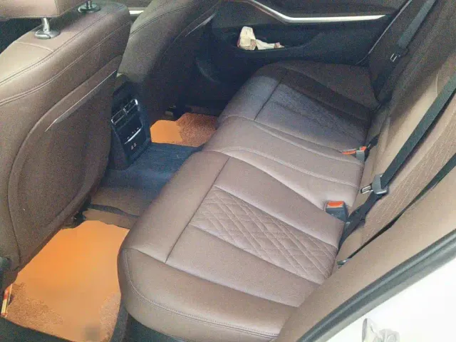 BMW 3 Series — Фото автомобиля 13