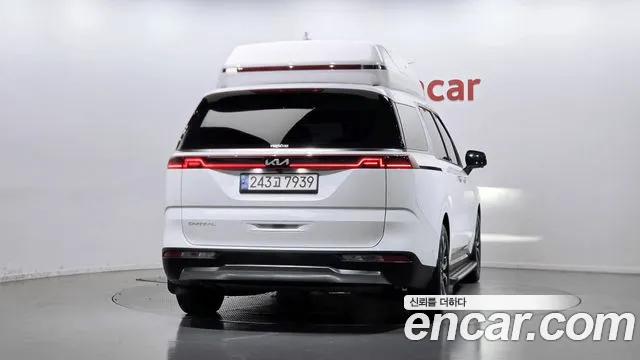 Kia Carnival Generation 4 — Фото автомобиля 4