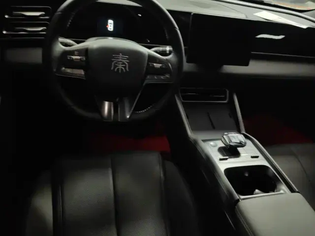 BYD Qin L — Фото автомобиля 13