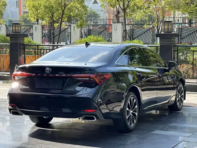 Toyota Avalon — Фото автомобиля 7