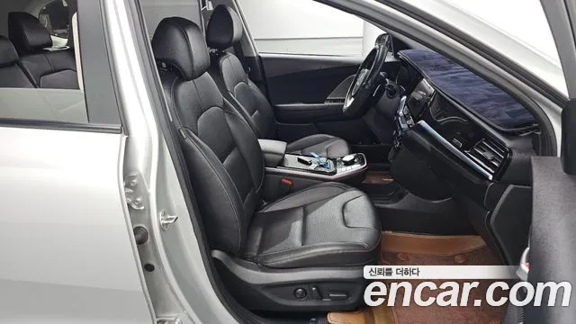 Kia Niro — Фото автомобиля 10
