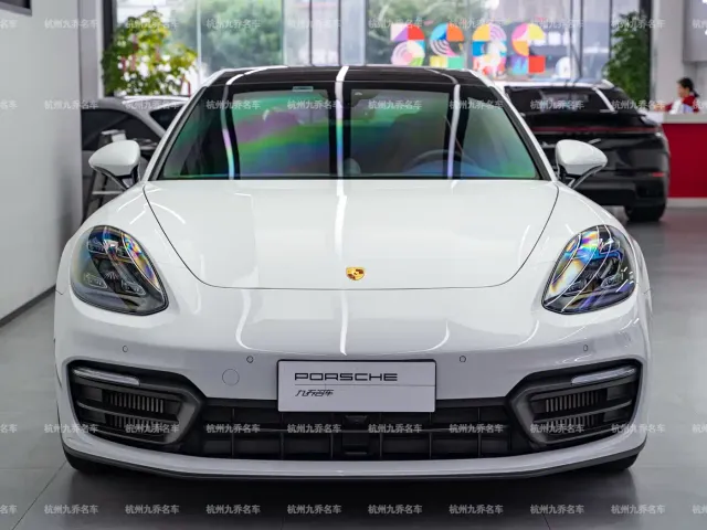 Porsche Panamera — Фото автомобиля 2