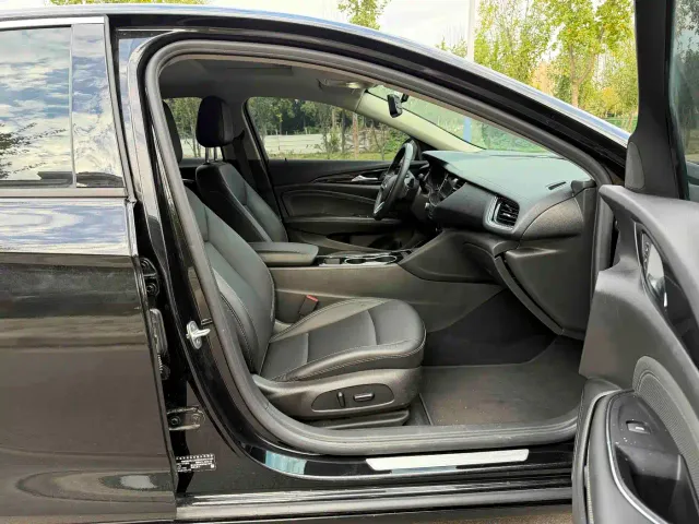 Buick Regal — Фото автомобиля 10