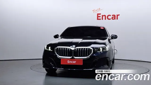 BMW 5-Series 5 серия (G60) 530i xDrive M Sport — Фото автомобиля 3
