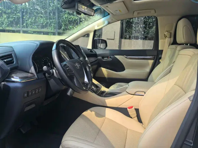 Toyota Vellfire — Фото автомобиля 6